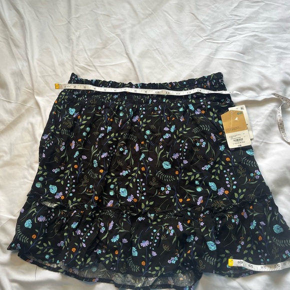Black and Blue Ruffled Mini Skater Skirt - Picture 4 of 5